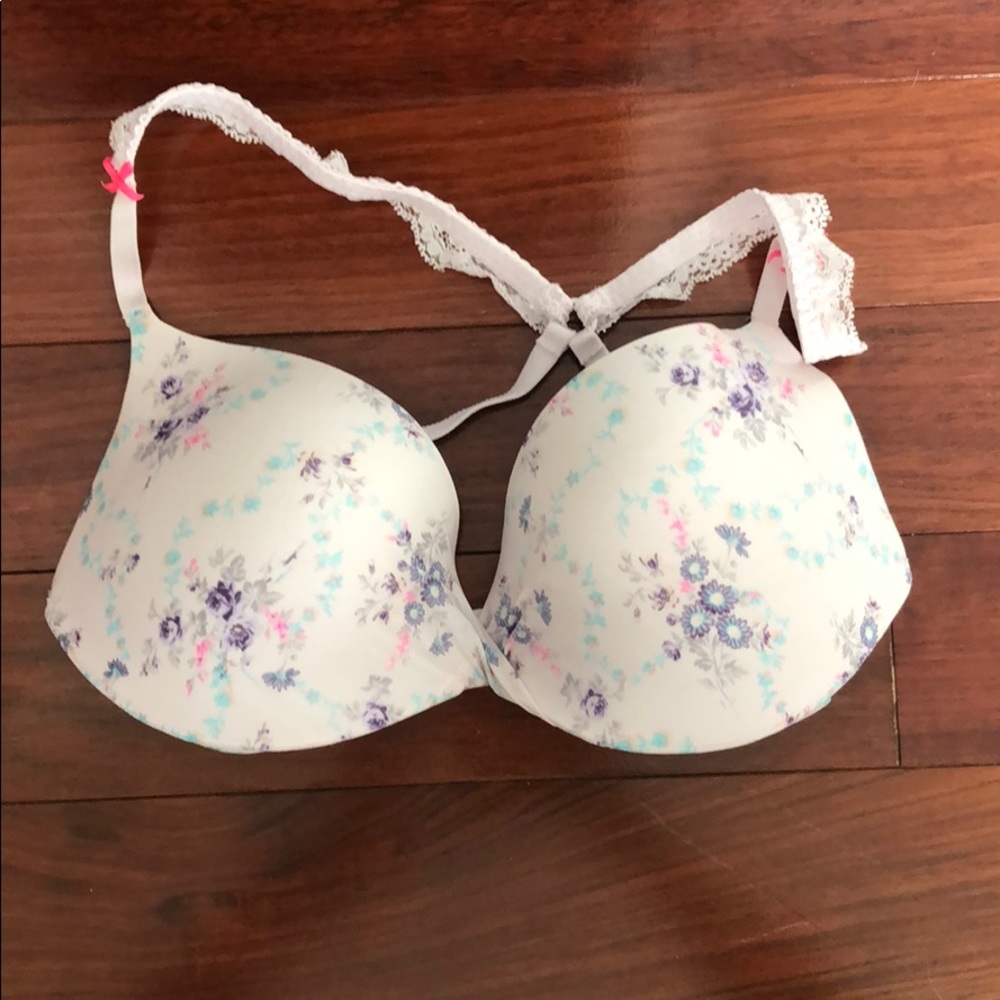 Victoria’s Secret plunge racer back 32D bra